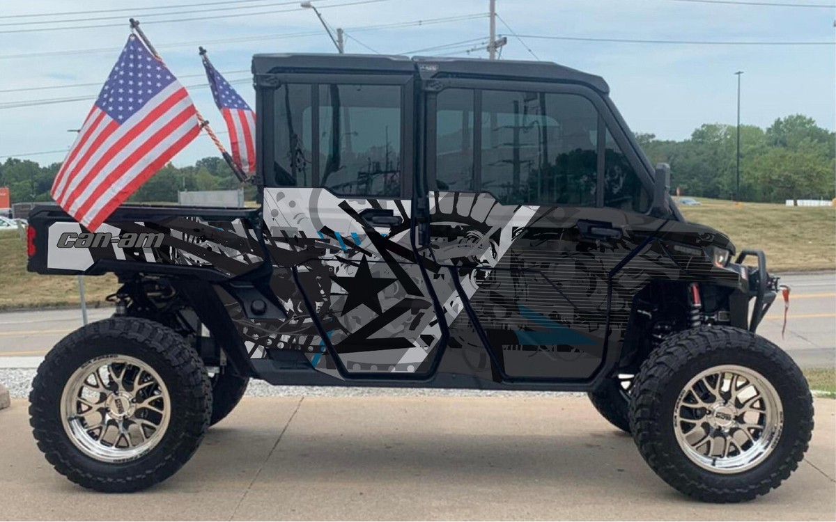 2 graphics kit on a Can-Am Defender